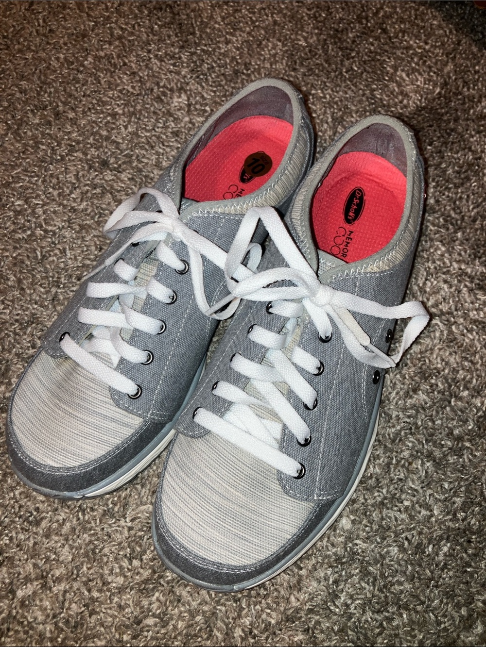 Dr. Scholl’s Memory Foam Grey Canvas Lace-Up Sneakers with Pink Insole 10